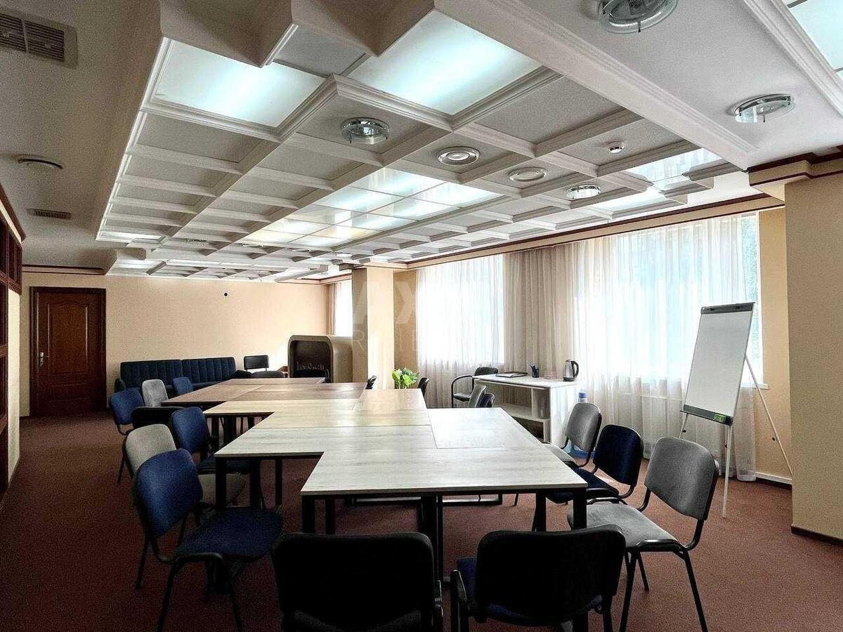 Office bul. Druzhby Narodiv 38, 79m2601481