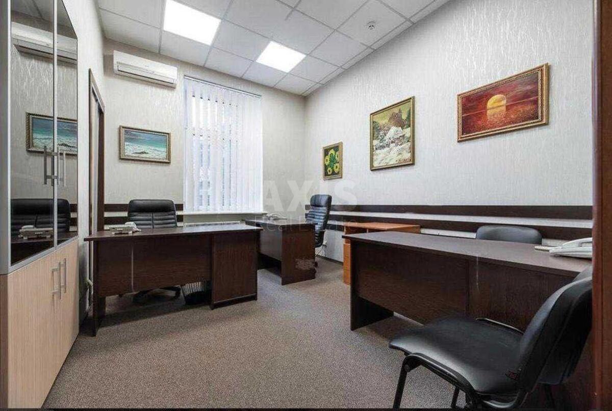 Office vul. Panasa Myrnogo 1, 135m23