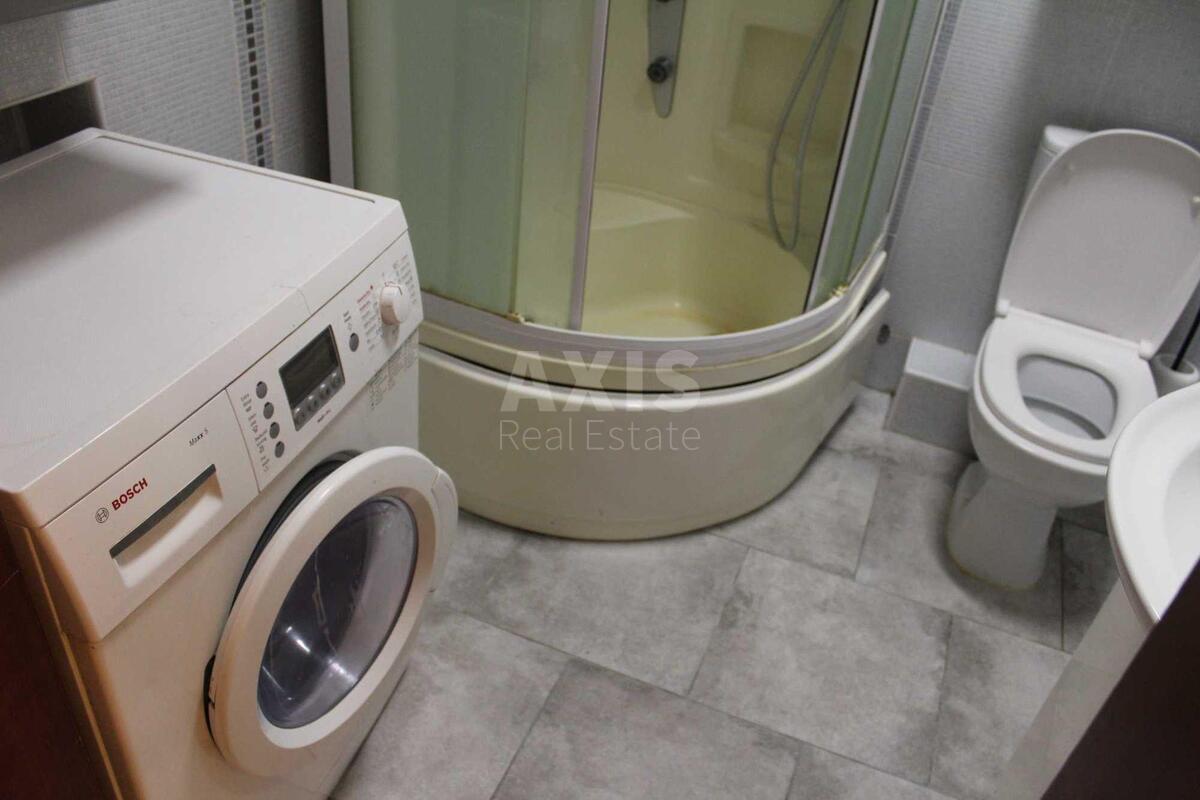 4k apartment vul. Ahmatovoi' Anny 135592411