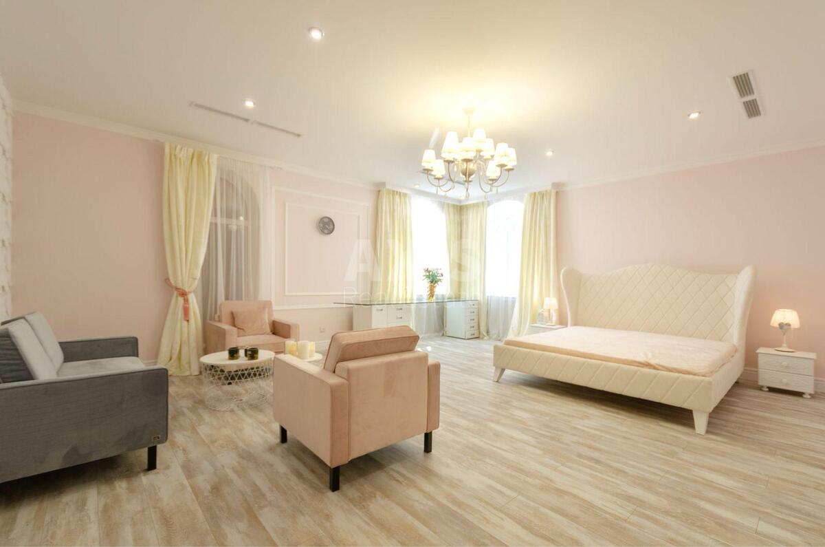 Дoм ул. Яслинская, 770м2, город Киев613668