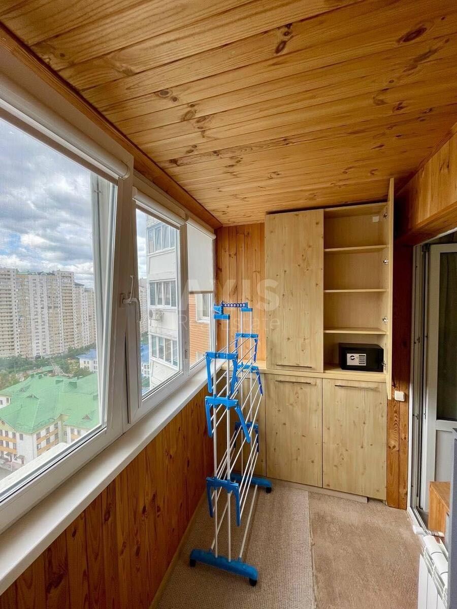 1k apartment vul. Urlivs'ka 19564354