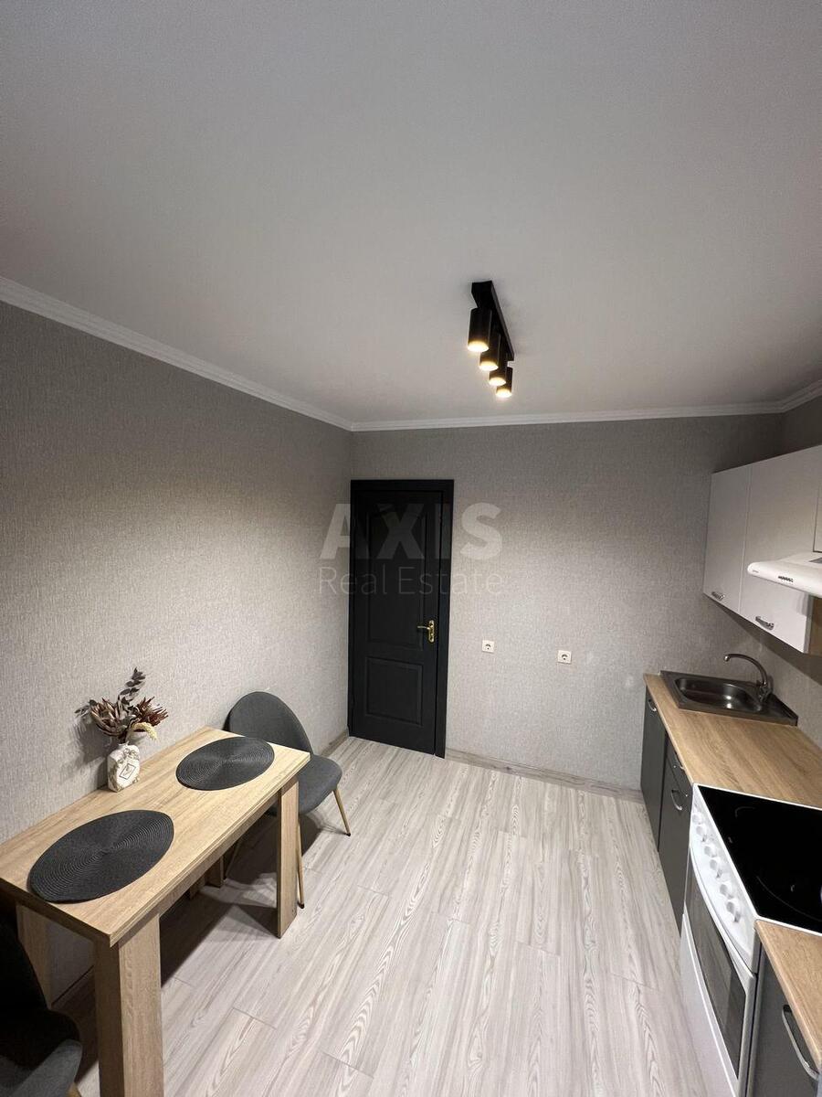 1k apartment vul. Urlivs'ka 230