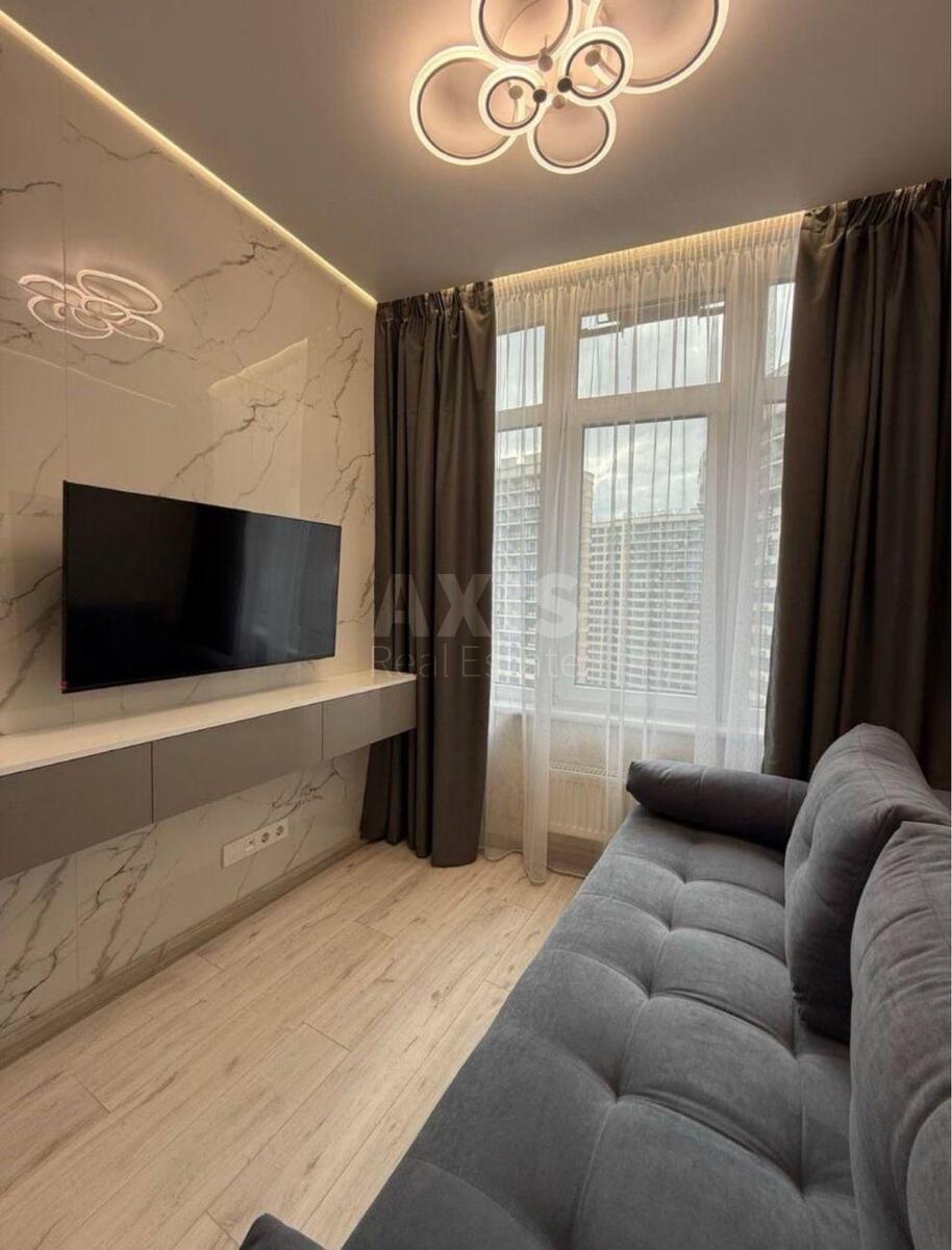 2k apartment vul. Myhajla Maksymovycha 244