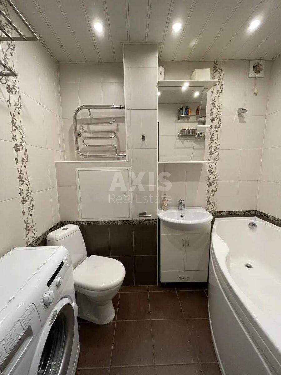 1k apartment nab. Rusanivs'ka 204