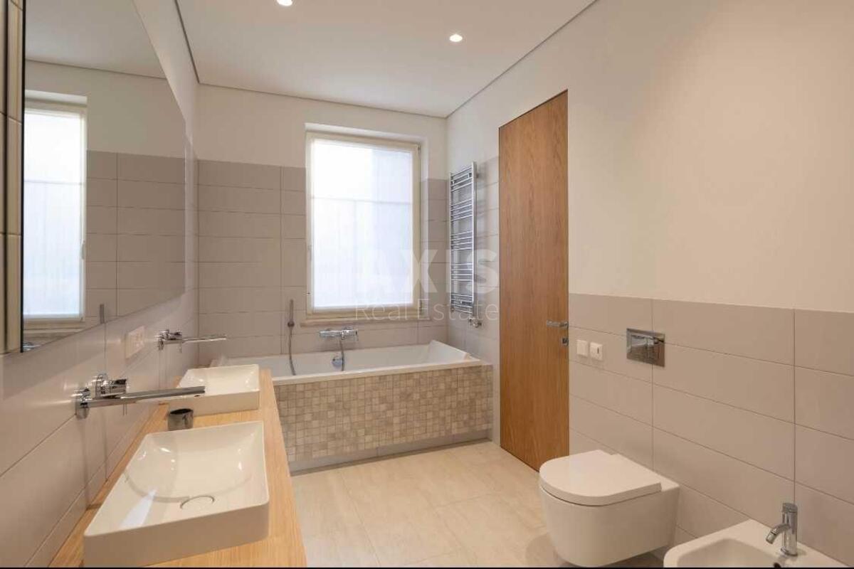 4k apartment vul. Tolstogo L'va 396193515