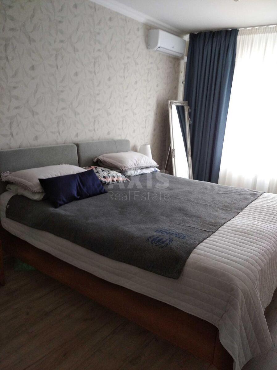 2k apartment vul. Myhajla Maksymovycha 34