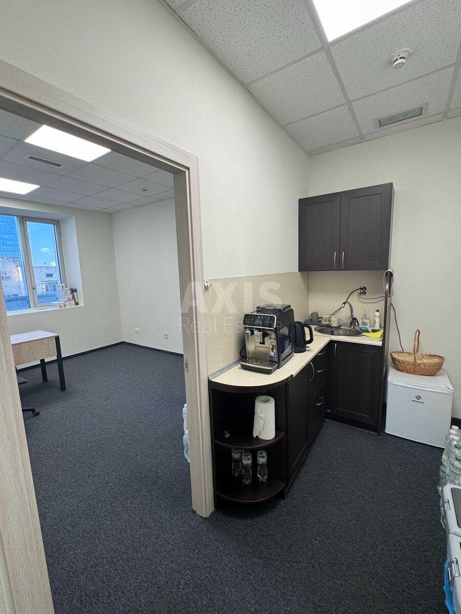 Office vul. Shovkovychna 42/44, 155m25
