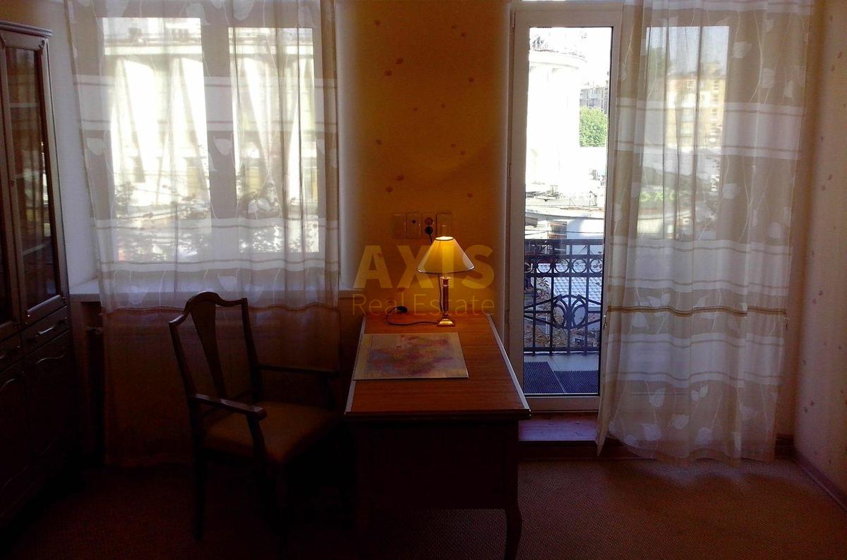 3k apartment vul. Gusovs'kogo 12/74