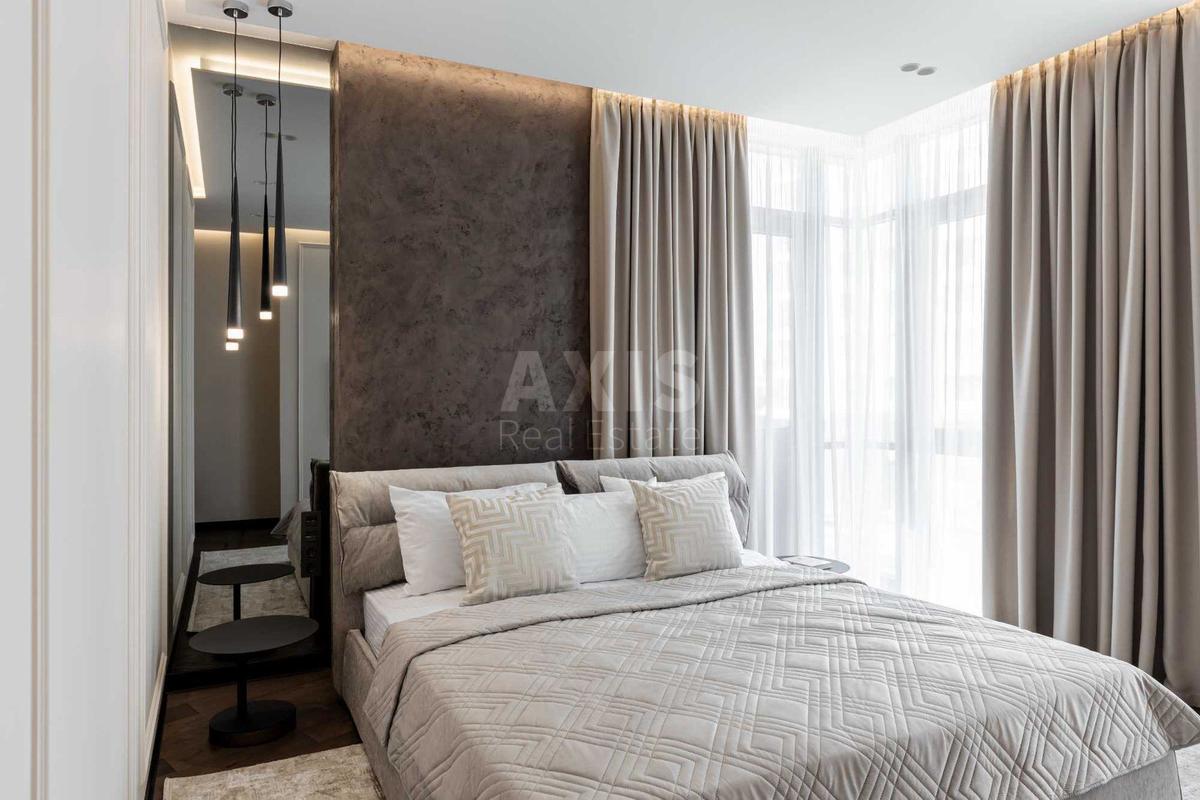 3k apartment vul. Dragomyrova Myhajla 183