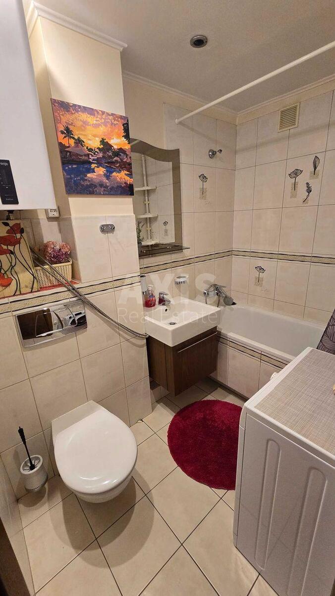 2k apartment vul. Vyborz'ka 17/1912