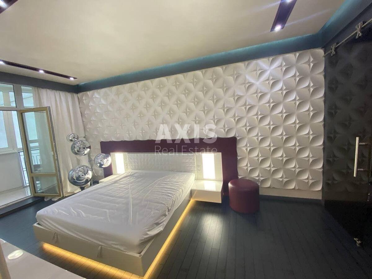 3k apartment vul. Parkovo-Syrec'ka 4Б580528