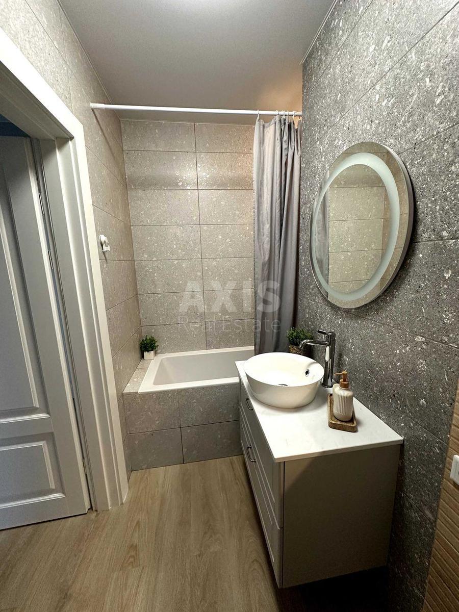 3k apartment vul. Novopol'ova 26