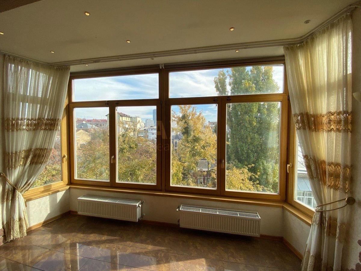 3k apartment vul. Antonovycha 19/214
