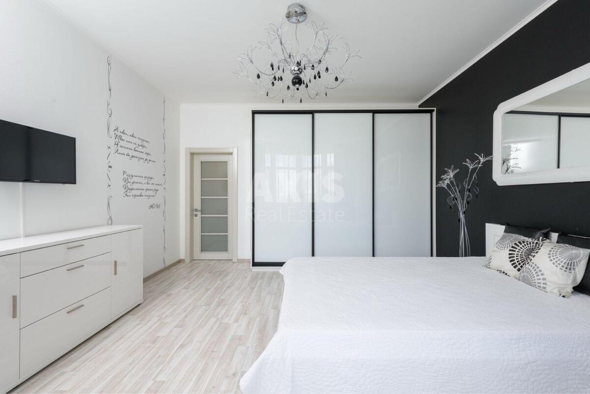 3k apartment vul. Staronavodnyc'ka 6Б2