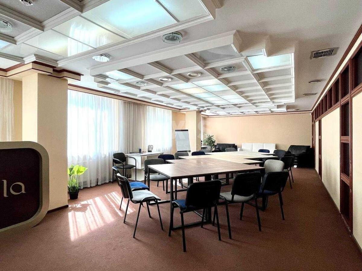 Office bul. Druzhby Narodiv 38, 79m2601482