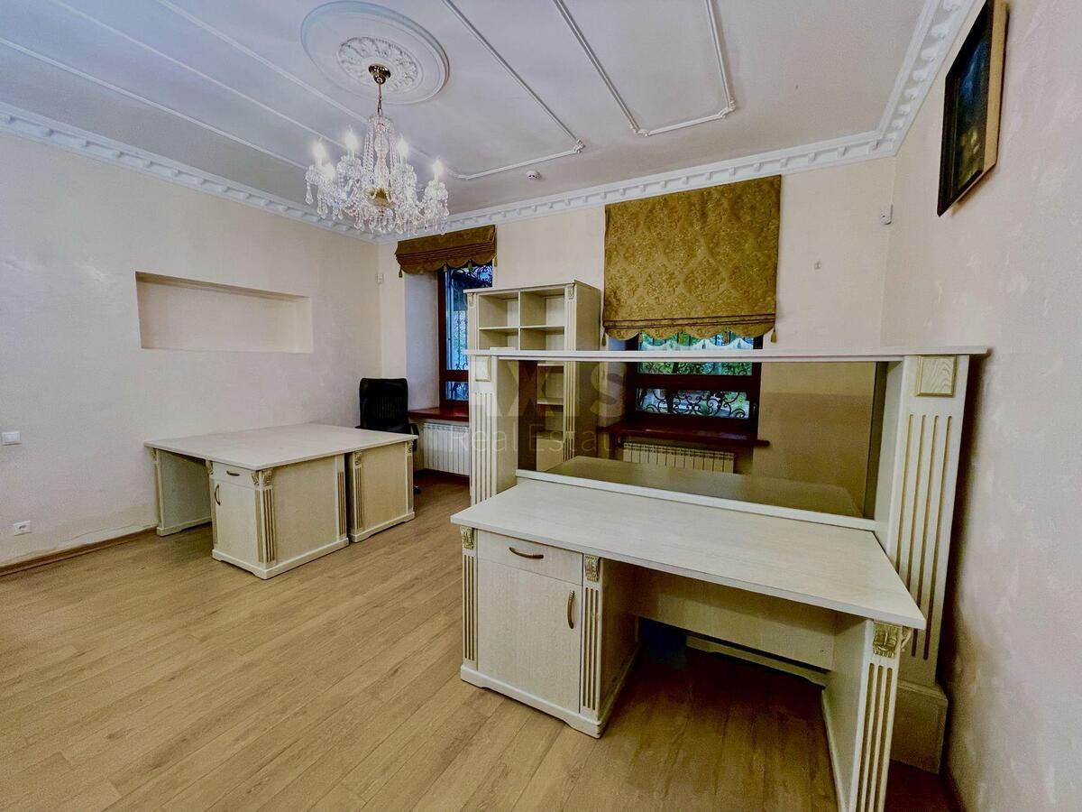 Office vul. Velyka Vasyl'kivs'ka 114, 76m262545