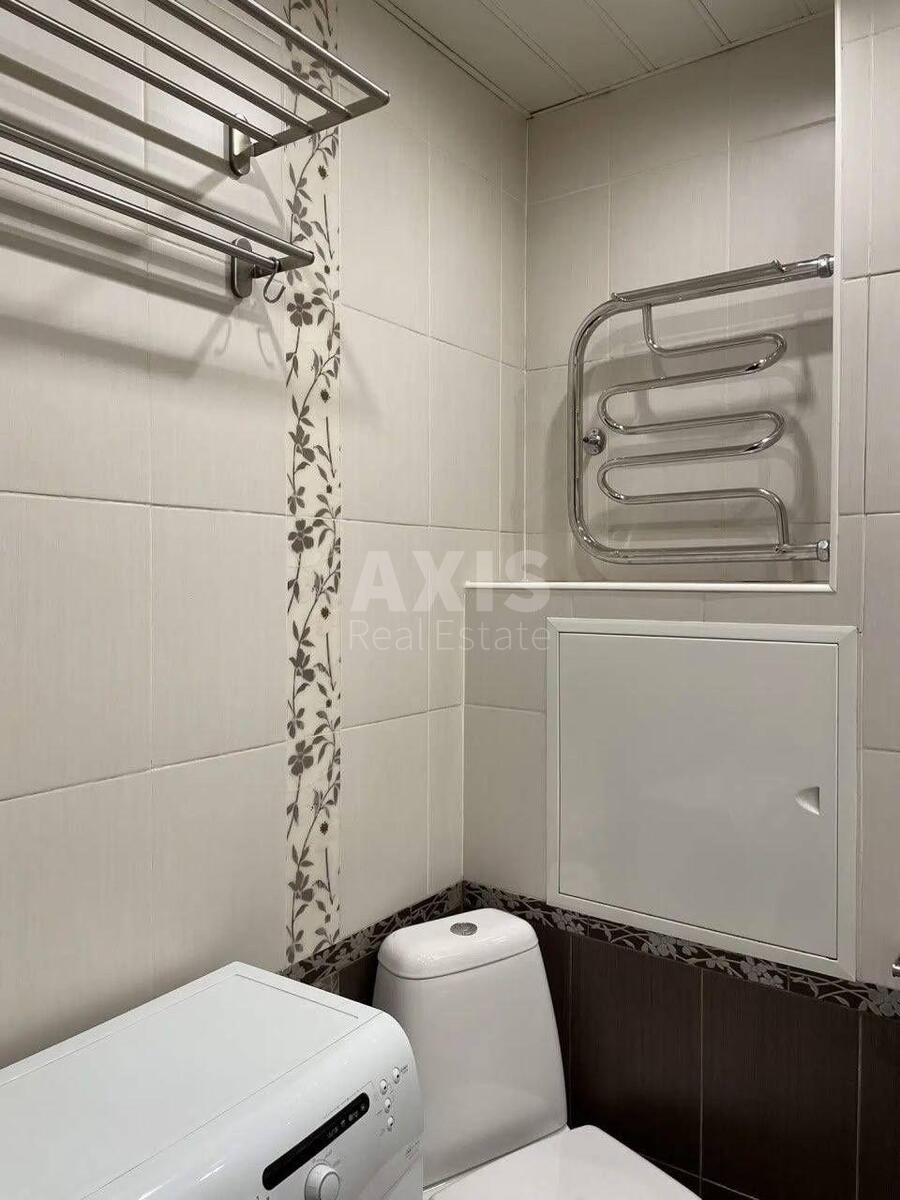 1k apartment nab. Rusanivs'ka 205