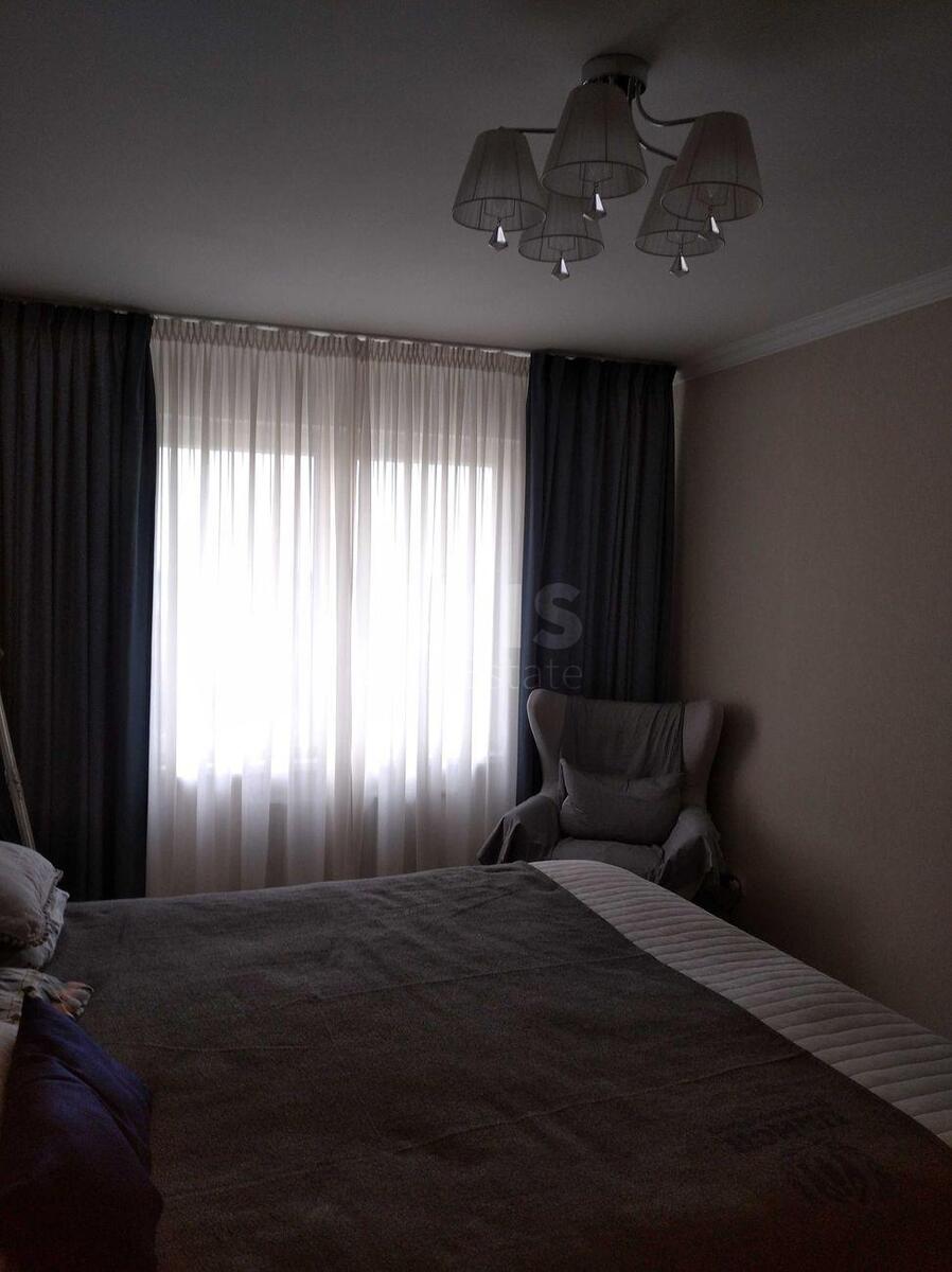 2k apartment vul. Myhajla Maksymovycha 35