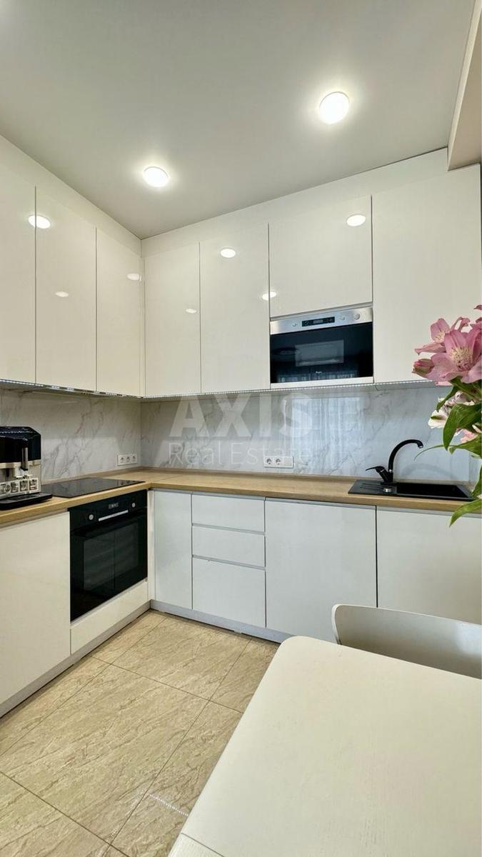 1k apartment vul. Myhajla Maksymovycha 24