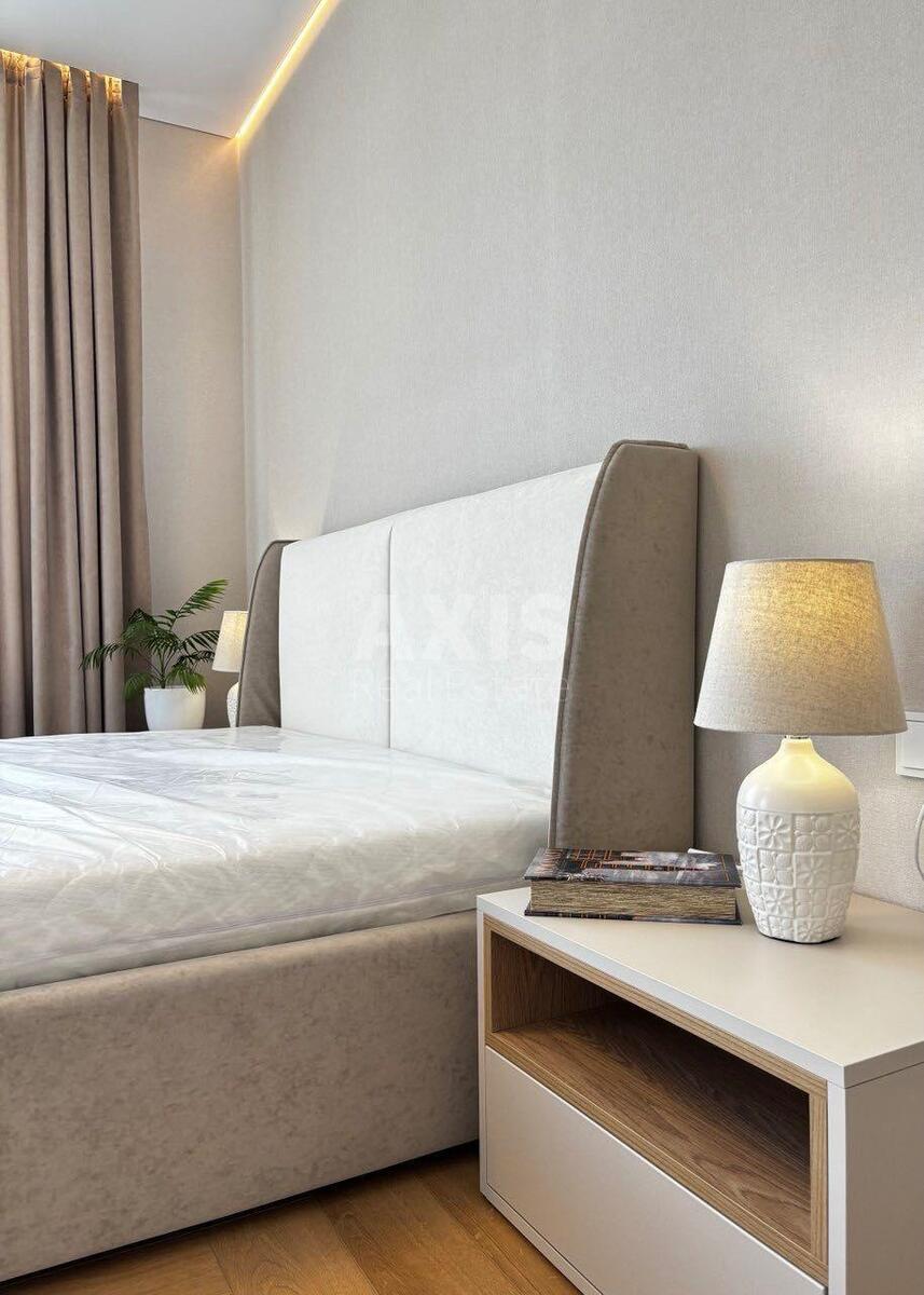 3k apartment nab. Dniprovs'ka 15593616