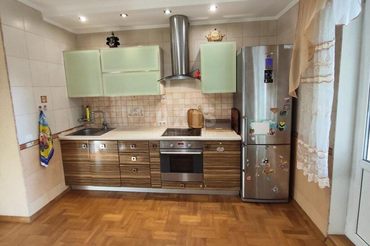 1k apartment vul. Myloslavs'ka 42