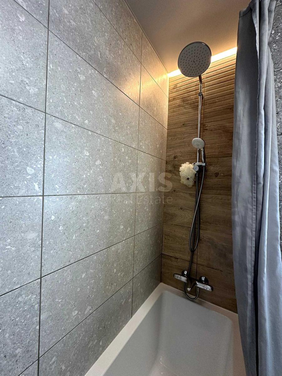 3k apartment vul. Novopol'ova 27