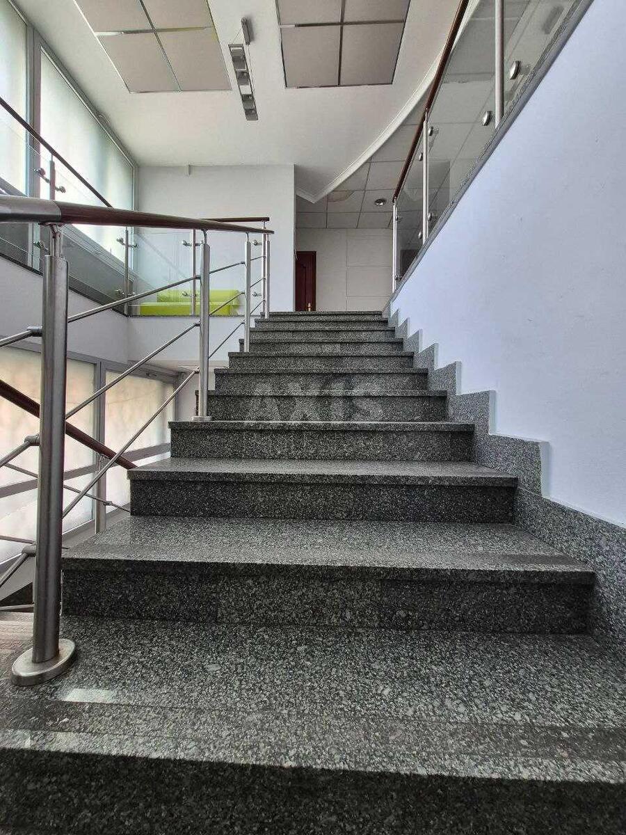 Office bul. Druzhby Narodiv 38, 79m2601483
