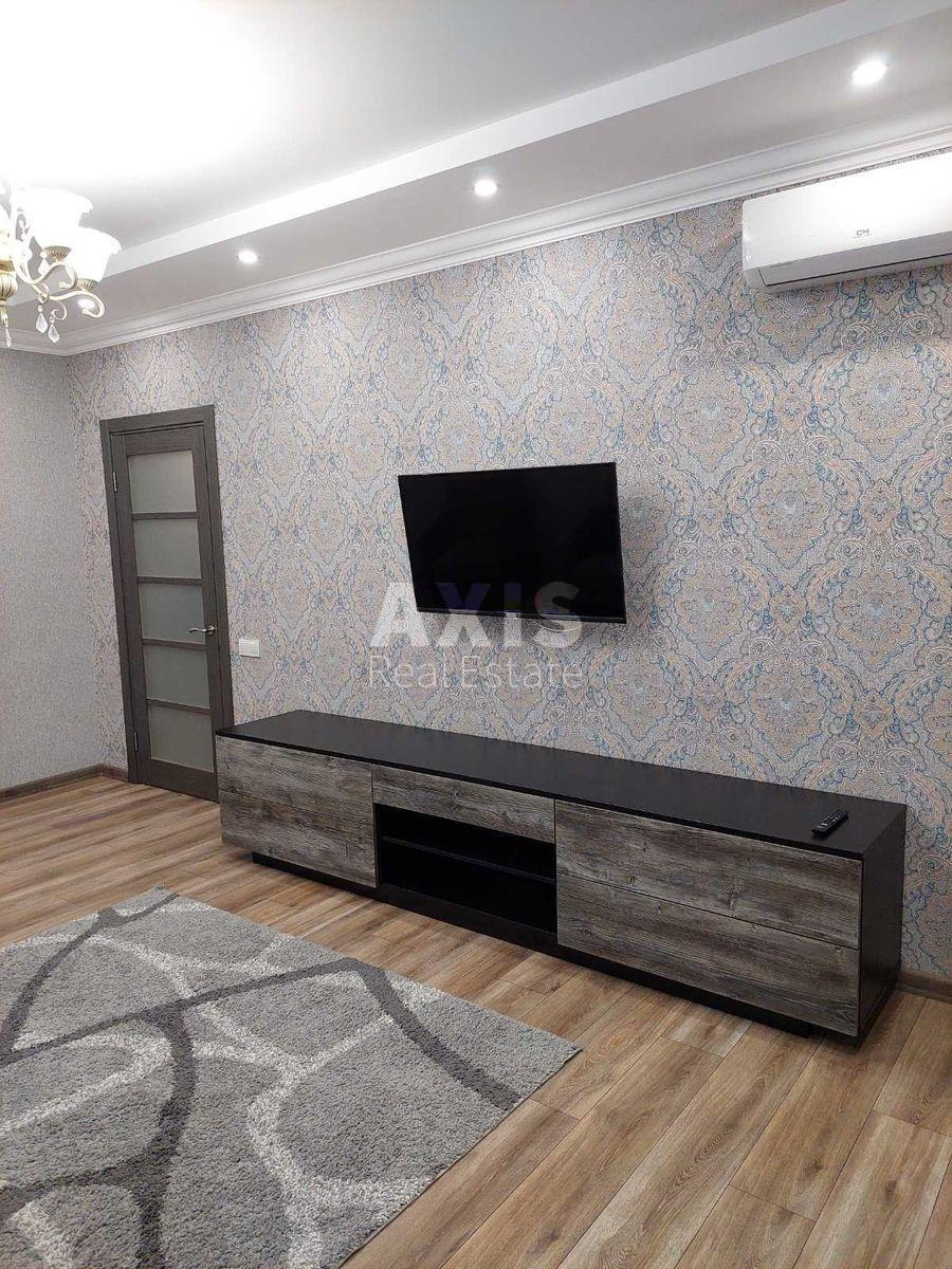 1k apartment pr-t Komarova Kosmonavta 46В0