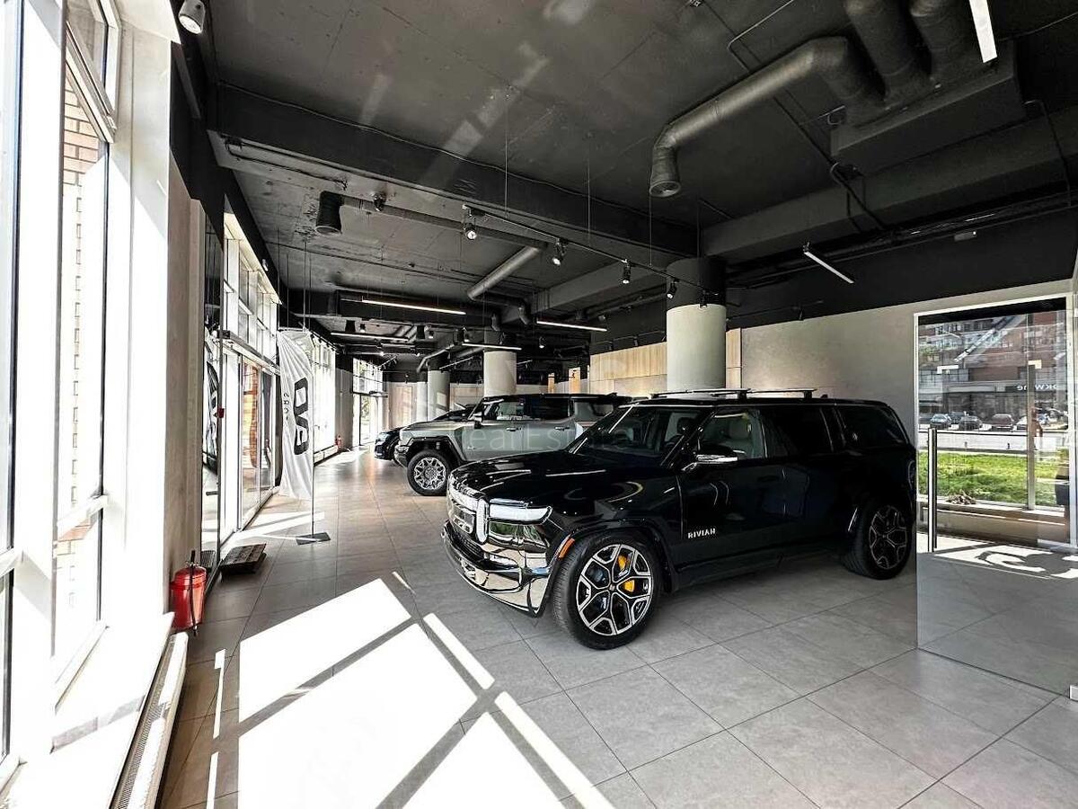 Office bul. Lesi Ukrai'nky 23, 160m21