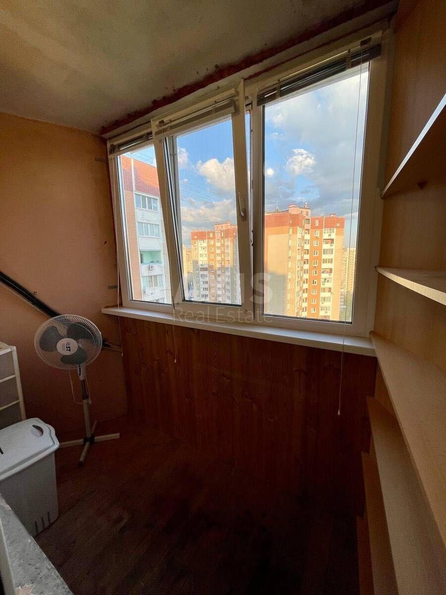 1k apartment vul. Urlivs'ka 19564356
