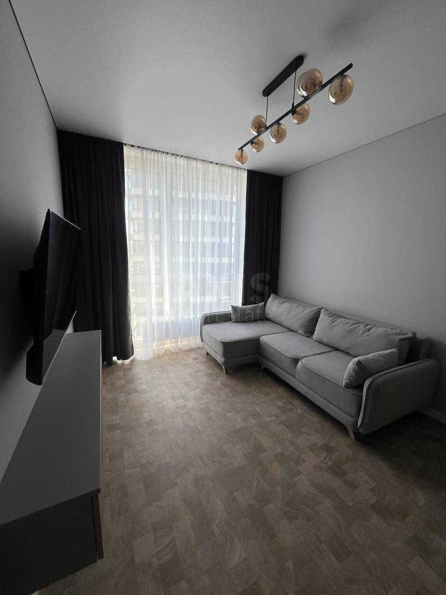 1k apartment nab. Dniprovs'ka 150