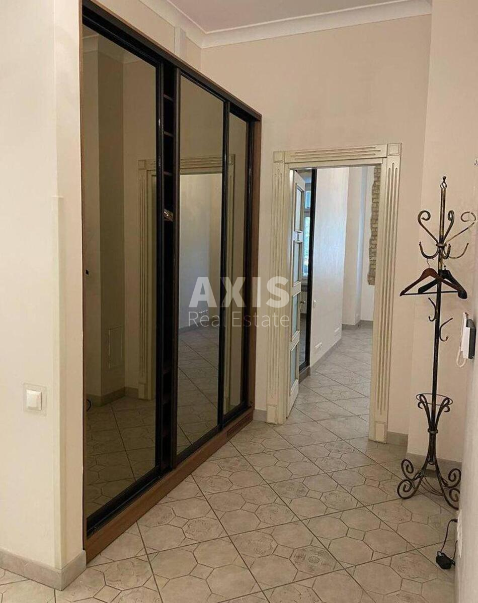 4k apartment uzv. Krutyj 5578643