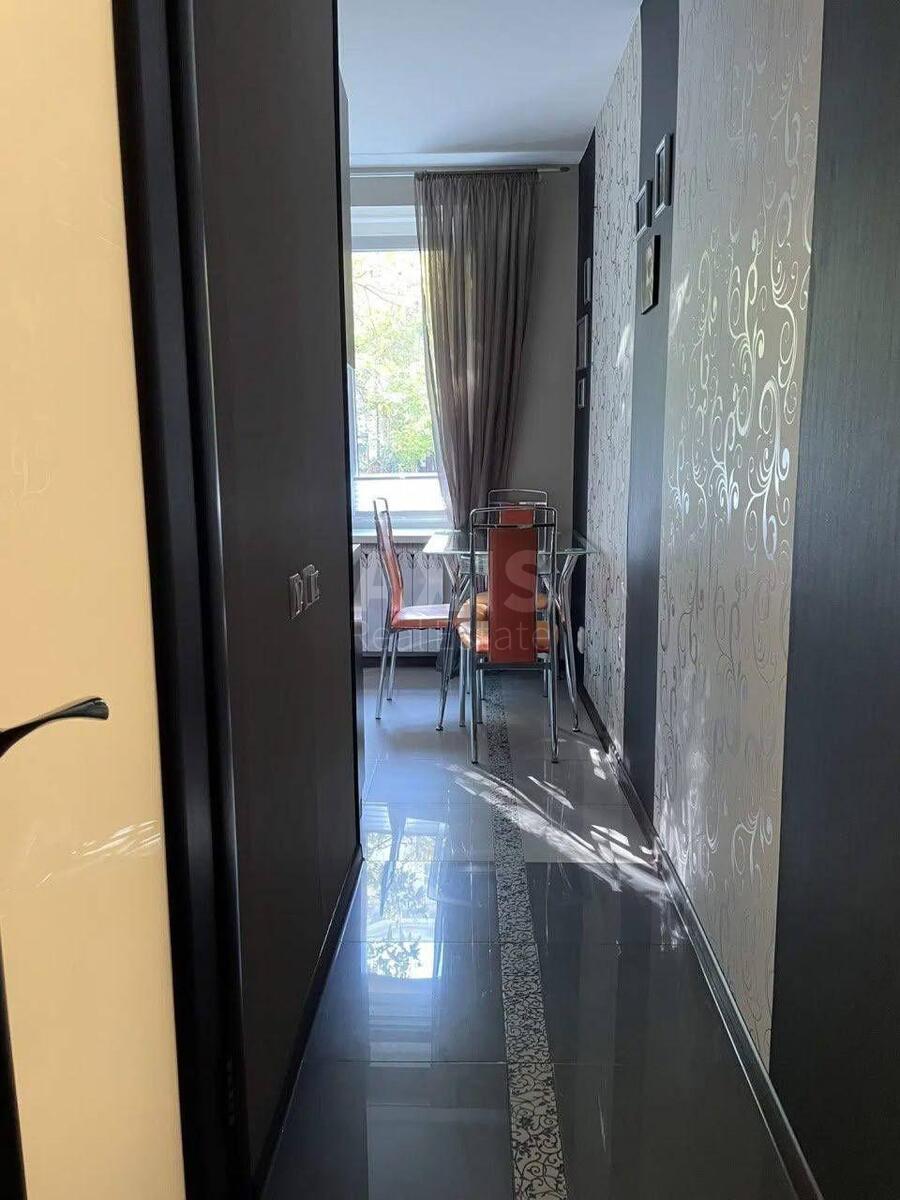 1k apartment nab. Rusanivs'ka 206