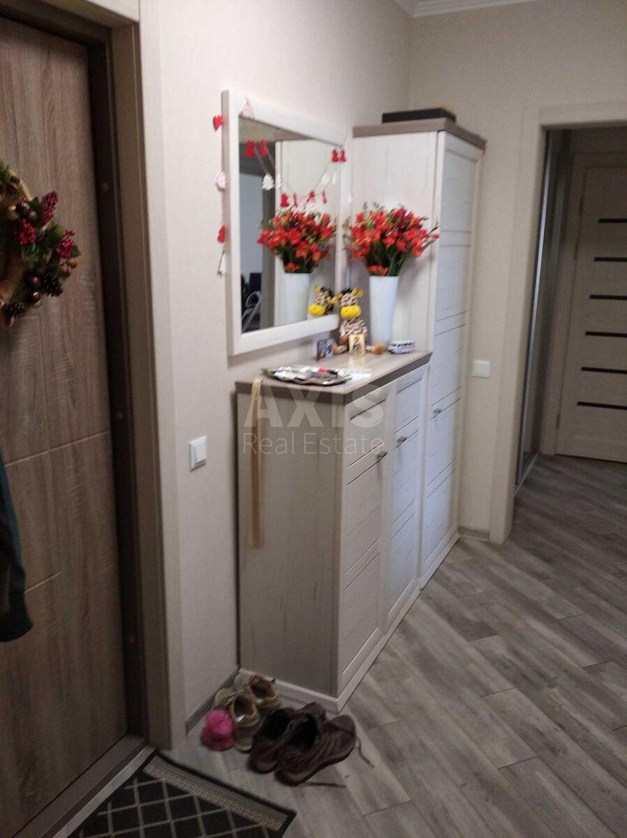 2k apartment vul. Myhajla Maksymovycha 36