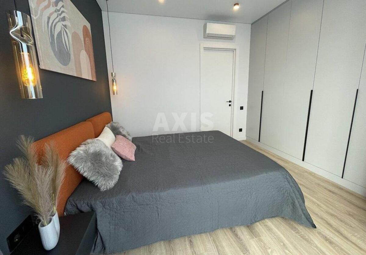 3k apartment vul. Dragomyrova Myhajla 14А3