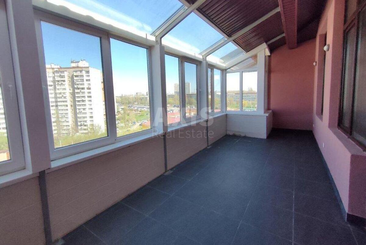 Офис ул. Академика Ефремова 8А, 174м28