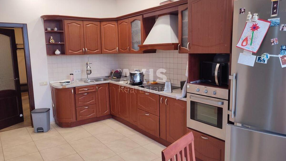 4k apartment bul. Lesi Ukrai'nky 14