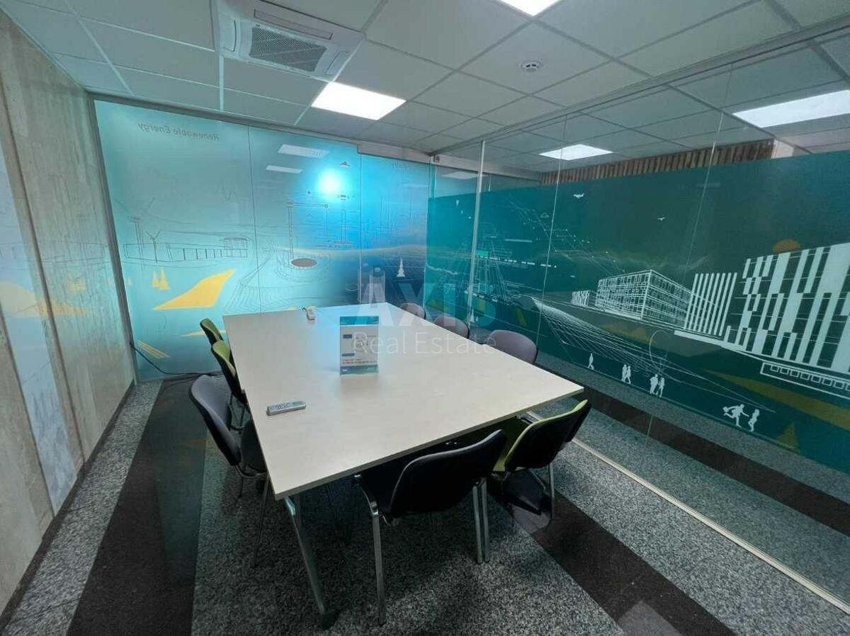 Office vul. Antonovycha 29, 709m22