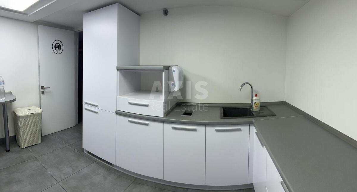 Office vul. Saksagans'kogo 70А, 385m2588055