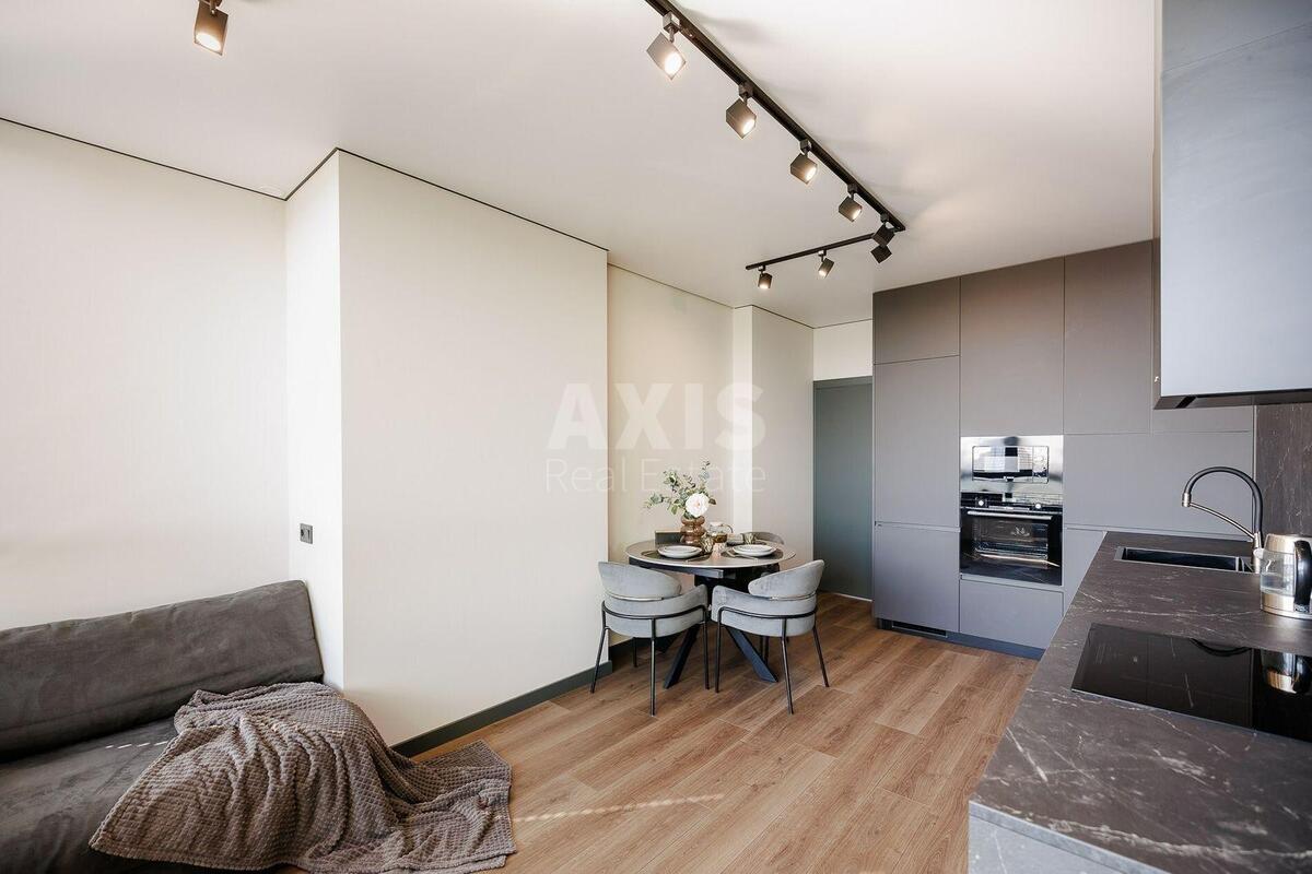 3k apartment vul. Kahovs'ka 62А3