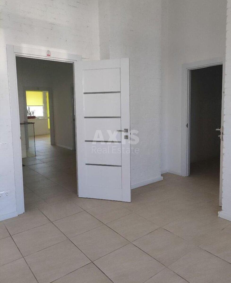 Офис ул. Академика Ефремова 8А, 174м29