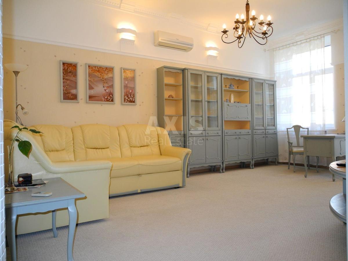 3k apartment vul. Gusovs'kogo 12/77