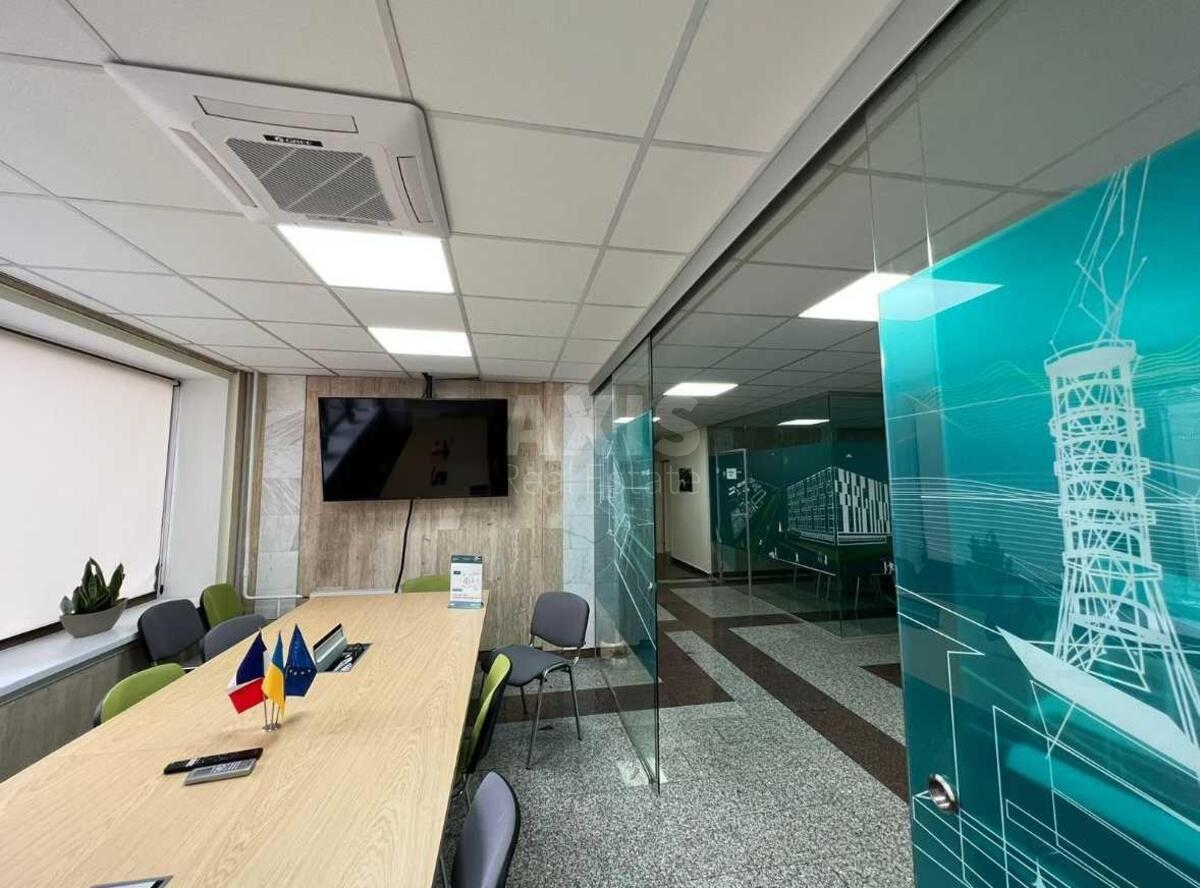 Office vul. Antonovycha 29, 709m23