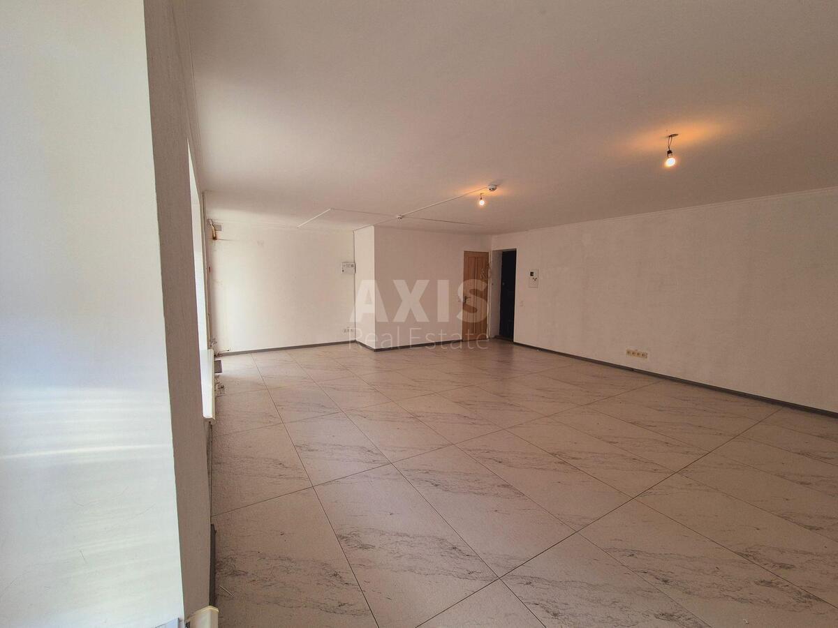 Office vul. Vvedens'ka 15, 45m21