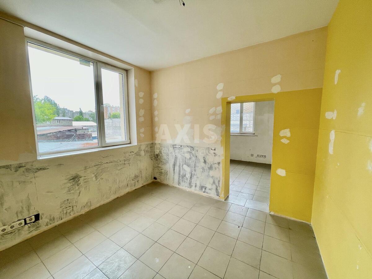 Офис ул. Ушинского 40, 90м21