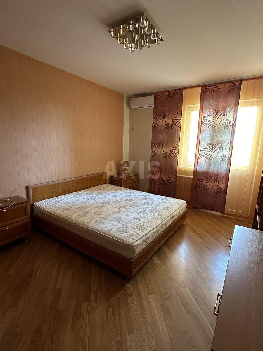 3k apartment vul. Pushynoi' Feodory 194