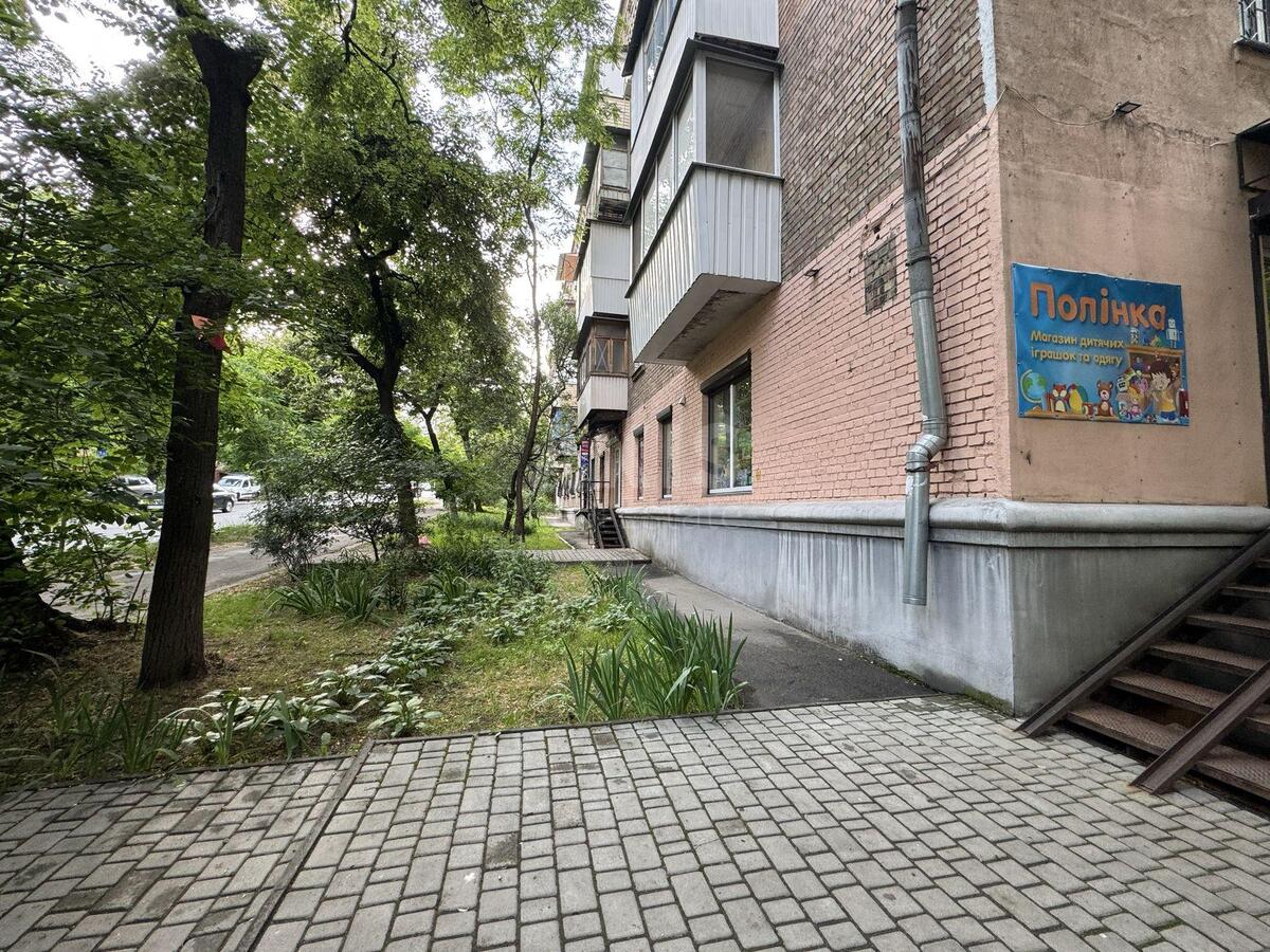Объект торговли ул. Ольжича 10, 45м24