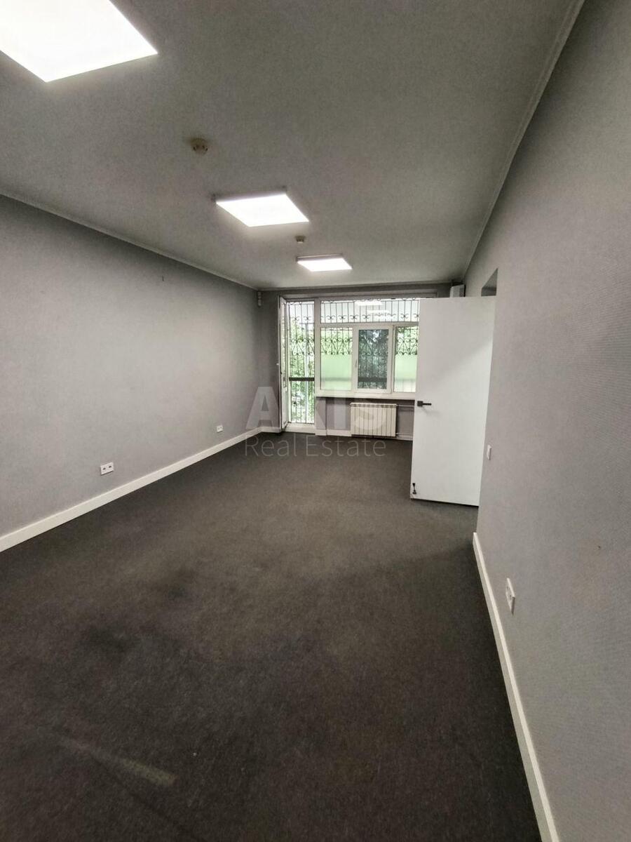 Office vul. Barbjusa Anri 22/26, 101m27