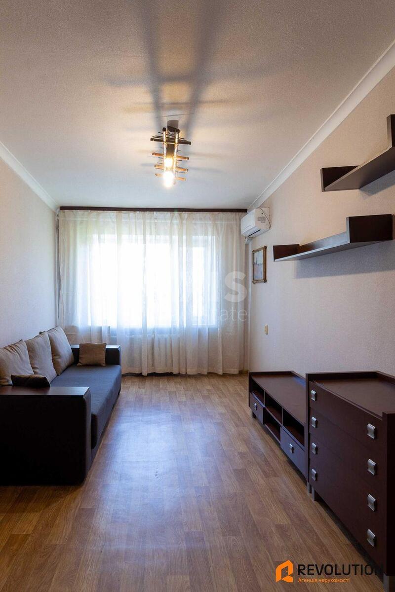 1k apartment vul. Muroms'ka 17/202