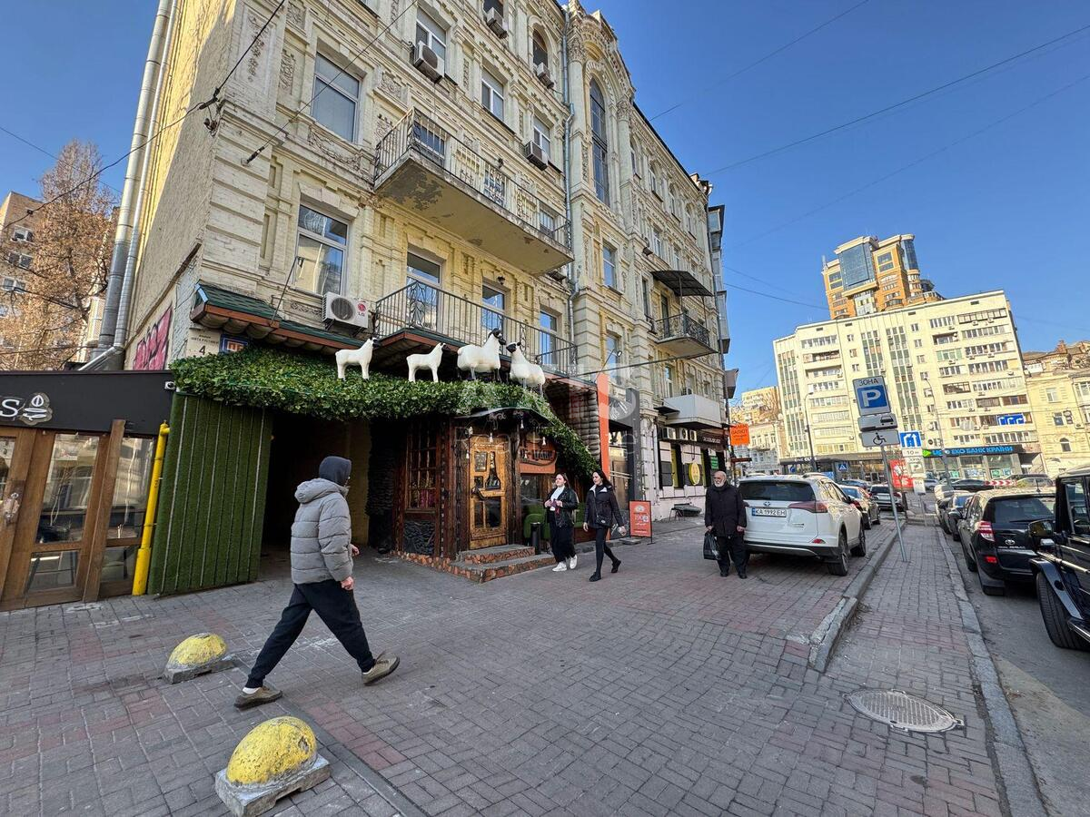 Trade object vul. Rustaveli Shota 4, 71m20